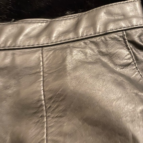 Black leather mini skirt - Picture 8 of 10